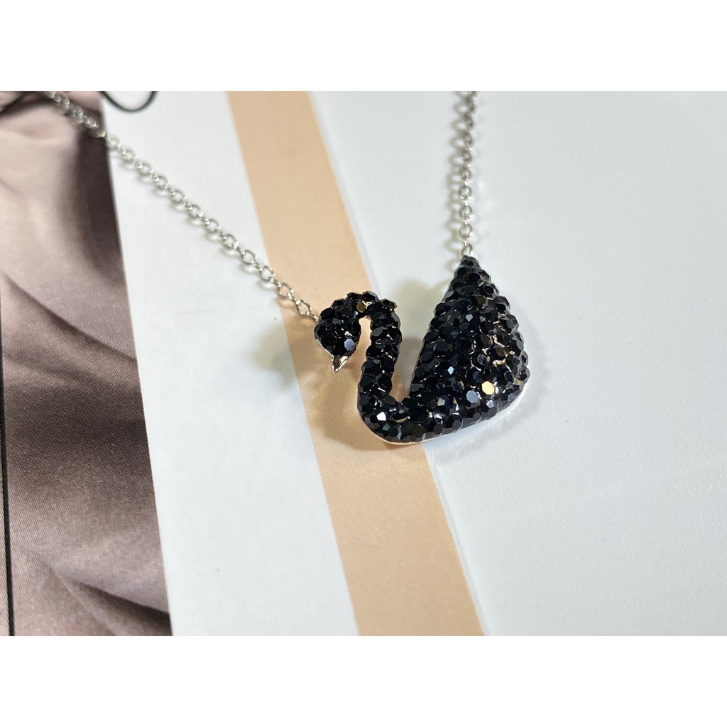 Dây chuyền Thiên Nga Swarovski pha lê đen dây bạc Ý xi kim. Bảo hành trọn đời dây bạc