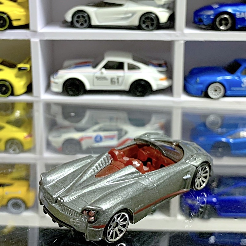 Xe mô hình Hot Wheels Loose 17 PAGANI HUAYRA ROADSTER - Grey - tỉ lệ 1:64