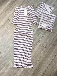 Váy body len tăm kẻ