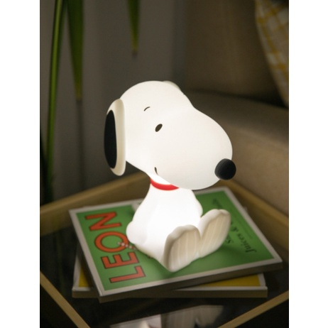 Đèn LED Ngủ Cảm Ứng Hình Peanuts x Snoopy Dễ Thương