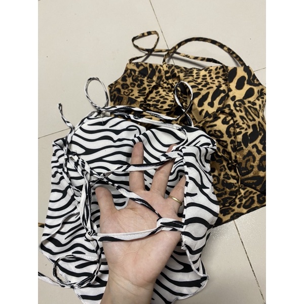 Áo kiểu yếm nữ phối đan dây lưng có mút ngực họa tiết beo + vằn | BigBuy360 - bigbuy360.vn