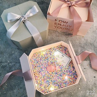 QHộp quà tặng sinh nhật đơn giản đồng hành bằng tay món rỗng để gửi bạn bè chàng trai và cô gái trái tim
