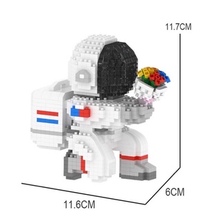 MÔ HÌNH LẮP RÁP LEGO PHI HÀNH GIA CẦU HÔN