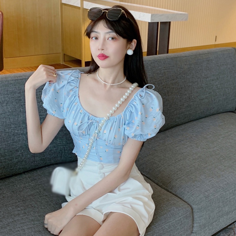 Áo Croptop Áo Kiểu Nữ Tay Ngắn Cổ V Hoạ Tiết Hoa Duyên Dáng Nữ Tính