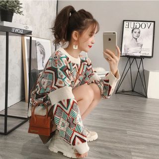 Áo Len hoạ tiết thổ cẩm