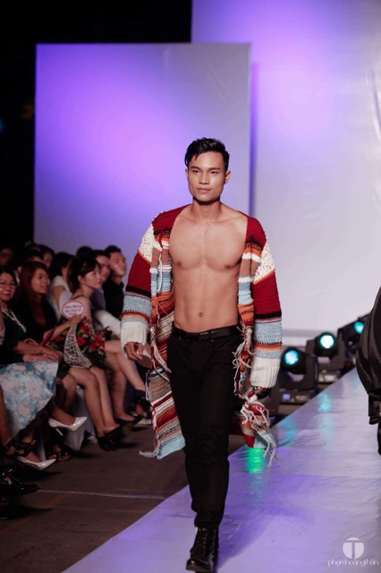 Áo choàng len đan tay phong cách Bohemian | BigBuy360 - bigbuy360.vn