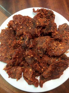 Thịt lợn giả bò khô
