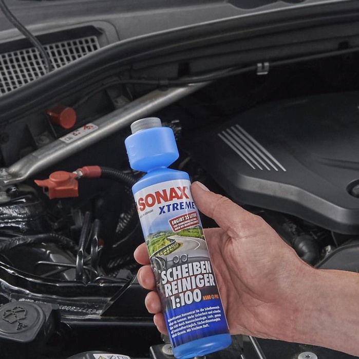 Dung dịch làm sạch và làm trong kính ô tô nhãn hiệu Sonax 271141 250ml - Hàng chính hãng