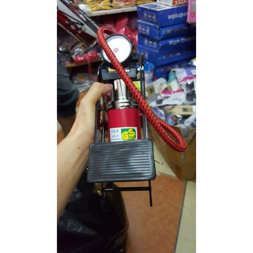 Bơm hơi đạp chân