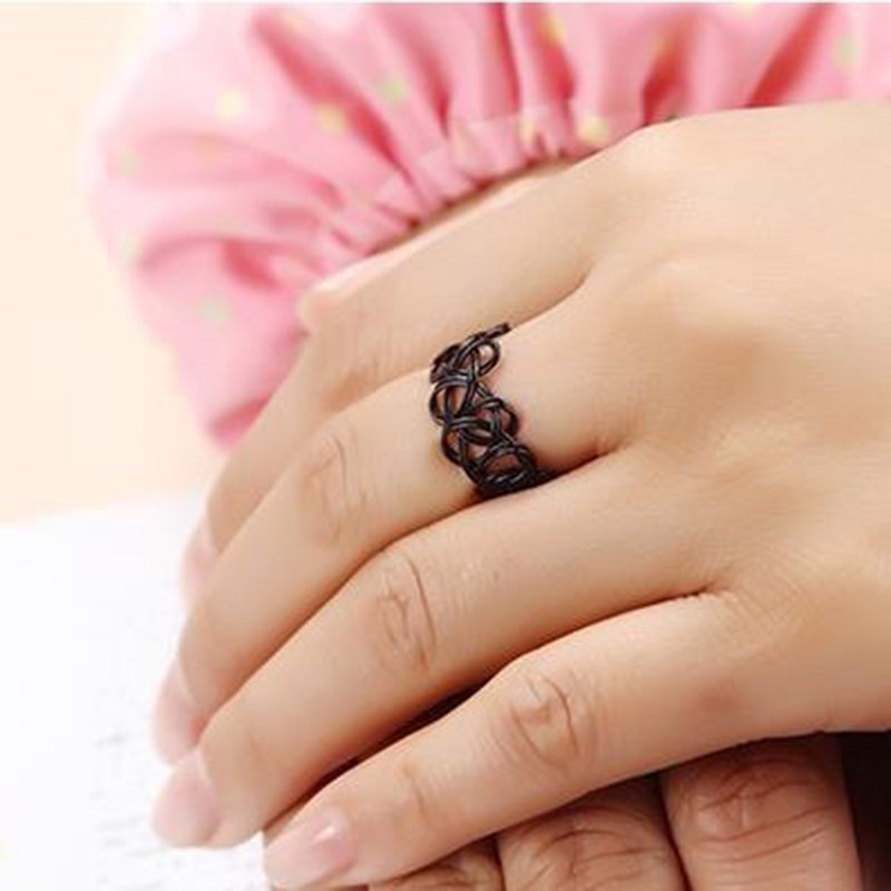 Vòng cổ choker ren màu đen phối nhẫn có thể điều chỉnh kích thước phong cách gothic cho nữ