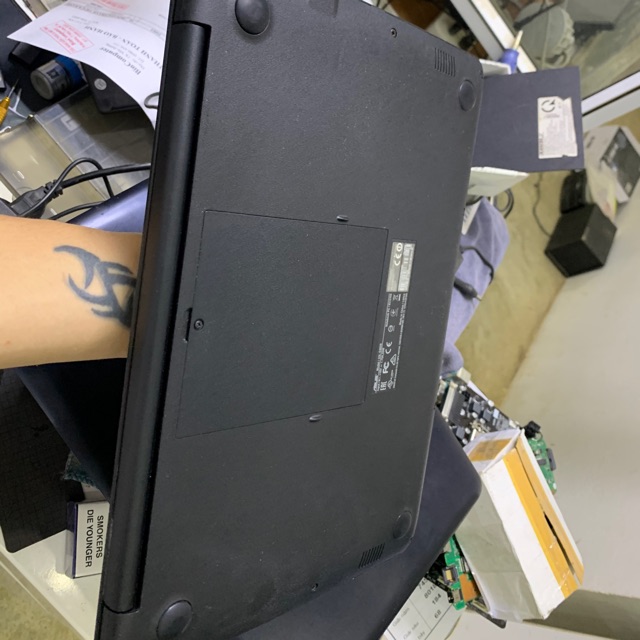 Laptop asus e402