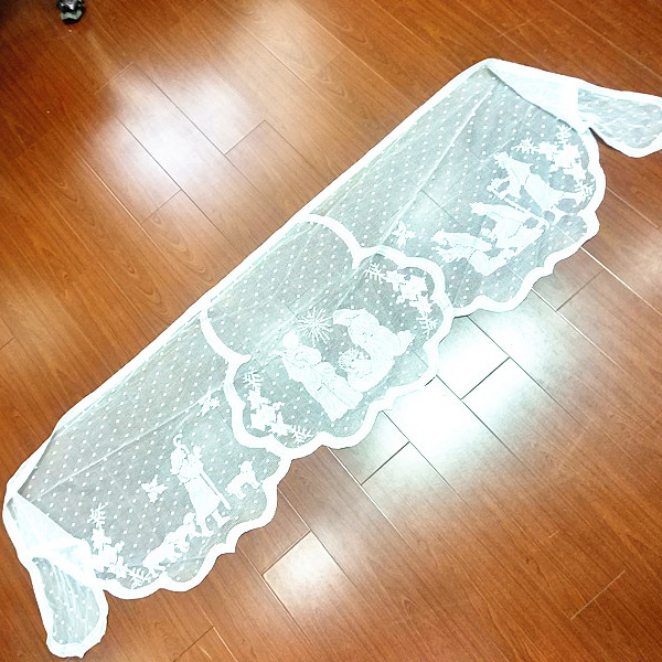 Khăn trải bàn phối ren phong cách giáng sinh thời trang