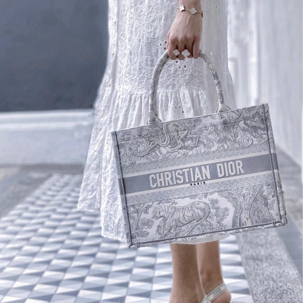 Túi xách Dior Book Tote chất vải thêu cao cấp