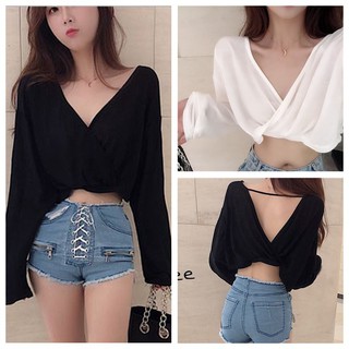 Áo croptop cổ chữ V thiết kế hở lưng quyến rũ