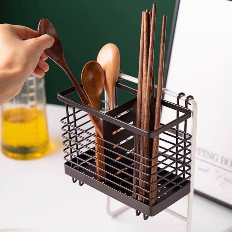 Ống Cắm Đũa 2 Ngăn Sơn Tĩnh Điện Có Móc Treo Tiện Lợi