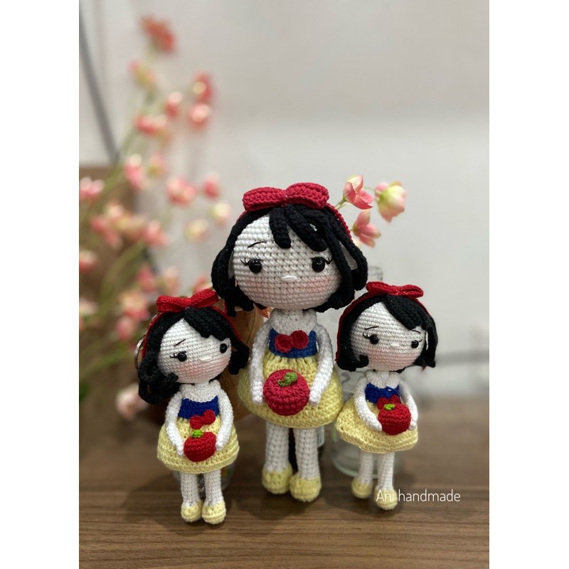 Búp bê bạch tuyết bằng len
