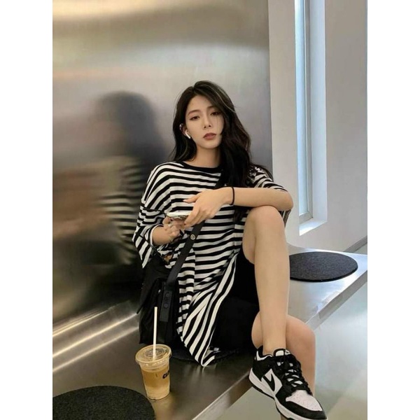 Áo thun oversize kẻ sọc mix leging lửng