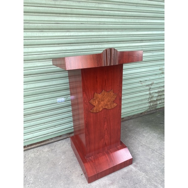 Bục gỗ phát biểu nói chuyện mẫu hoa sen
