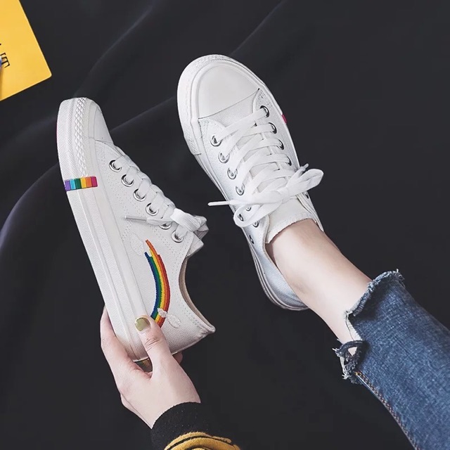 Giày cầu vồng kèm ảnh thật