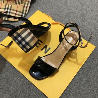 Xăng đan gót trụ 7cm