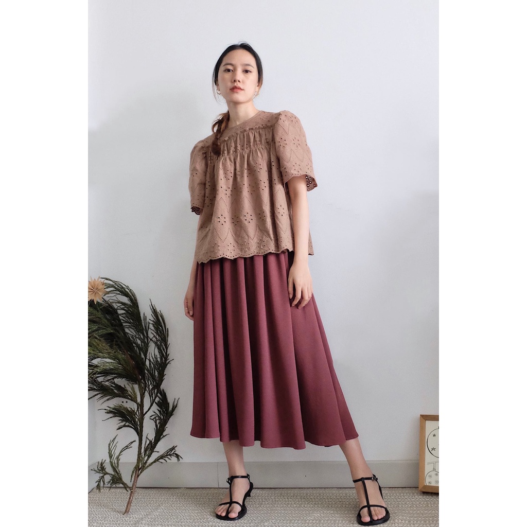 Chicka Chicka - Áo Lace midi top - Brown