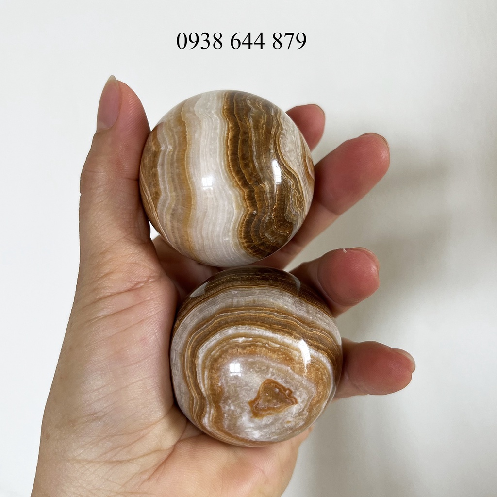 Cặp bi lăn tay đá thật của XƯỞNG CHẾ TÁC ĐÁ PHONG THỦY MỸ NGHỆ AN AN vân vàng nâu cho mệnh Kim và Thổ