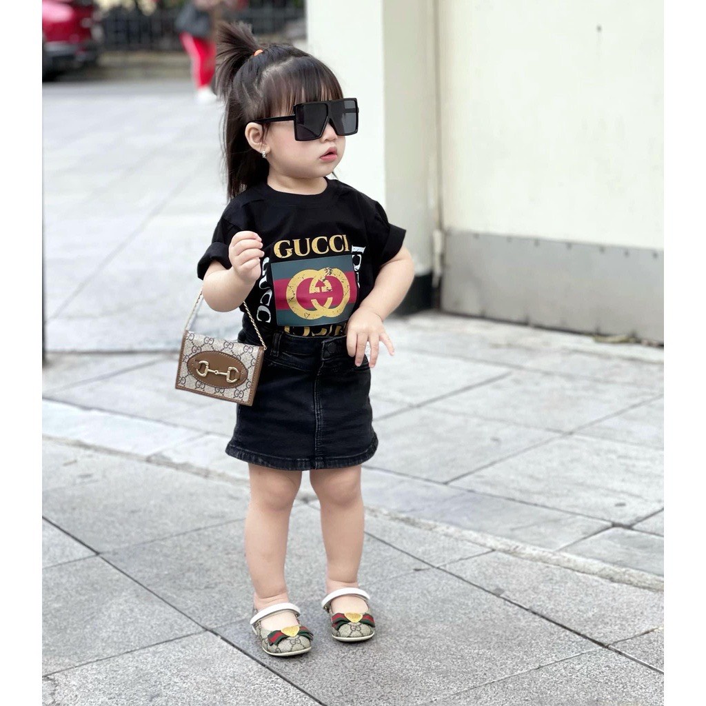 Áo Thun, Áo Phông Cho Bé Trai Bé Gái G C 2 Màu Đen Trắng Cực Hot Size 8-18kg