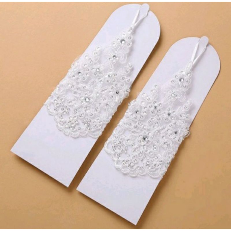 Găng tay đính hạt xỏ ngón