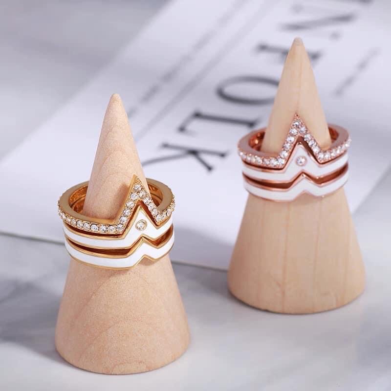 Nhẫn đeo tay đẳng cấp