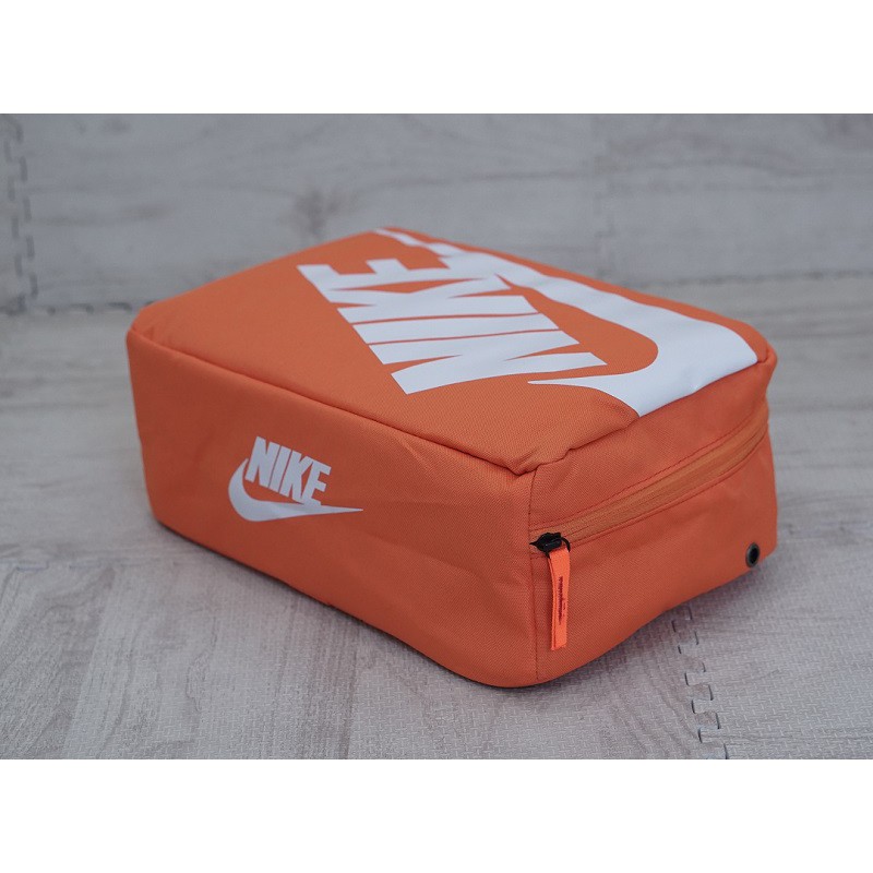 Túi đựng giày thể thao NI-KE Shoebox Bag.