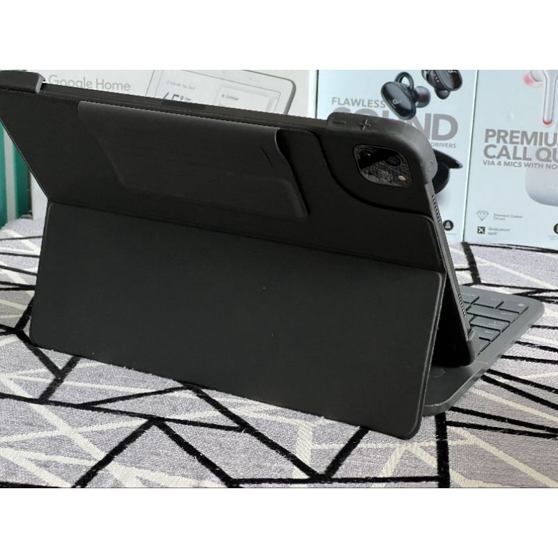 Bàn phím iPad Pro 11 Logitech Slim Folio PRO