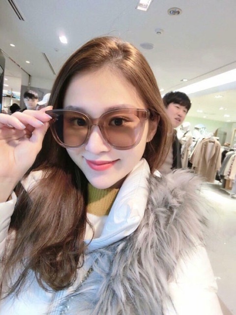 Kính mắt mèo nâu trà hot huyền thoại biển xanh