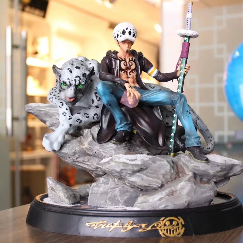 (25CM) (2KG) Mô Hình Law - Mô Hình Bác Sĩ Trafalgar D. Water Law One Piece Dạng Ngồi Cầm Gươm Có Đế Full Box