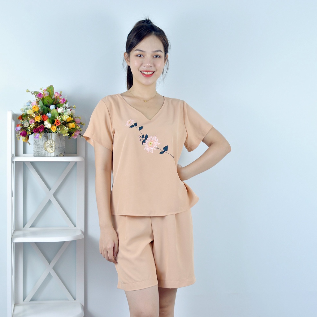 Bộ đồ nữ MÀU VÀNG DA CỔ TIM IN HOA  - vải lụa cao cấp - Cực Kì Sang Chảnh