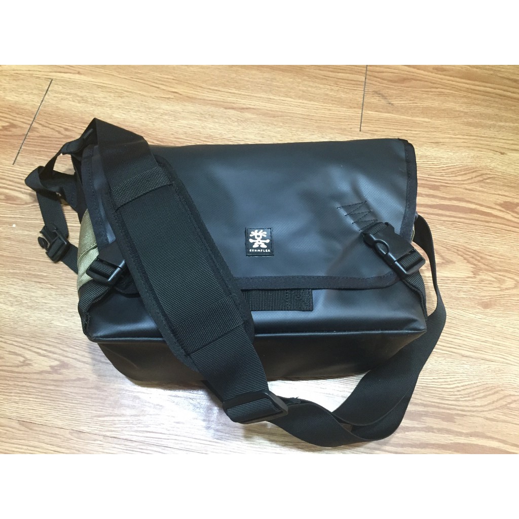 Túi đựng máy chụp hình crumpler MULI 7500 - Hình chụp thật