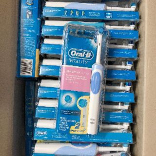 BÀN CHẢI ĐIỆN ORAL-B BRAUN