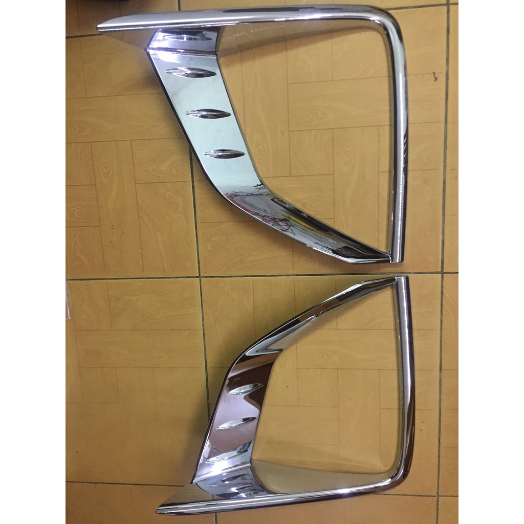 Ốp viền đèn gầm trước xe Mitsubishi Xpander 2018 - 2021