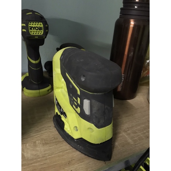 Nhám tam giác Ryobi 18v R18PS