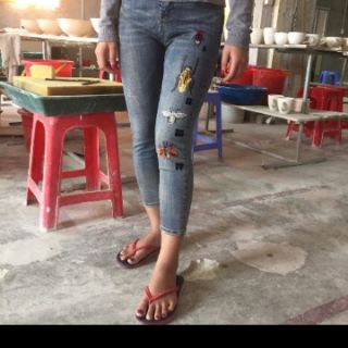 Quần bò thêu 150k