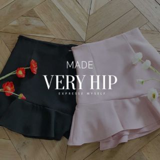 Chân váy đuôi cá xẻ vạt điệu đà