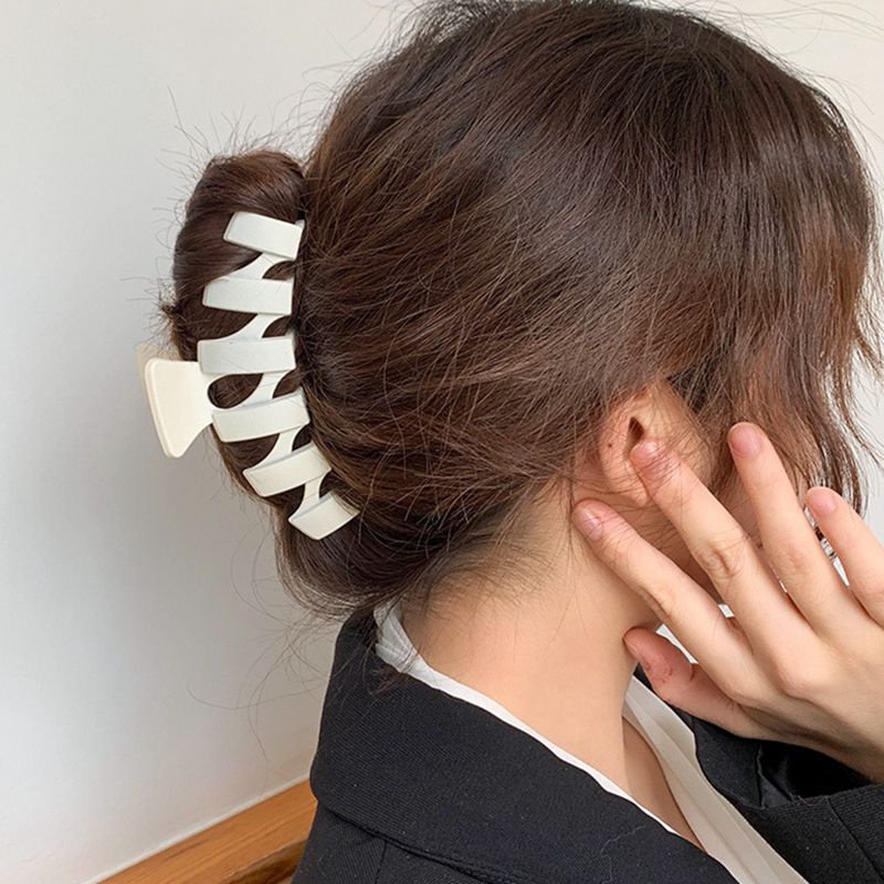 Kẹp Tóc Hình Cá Mập Bằng Nhựa Màu Trắng Thời Trang Mùa Hè Cho Nữ