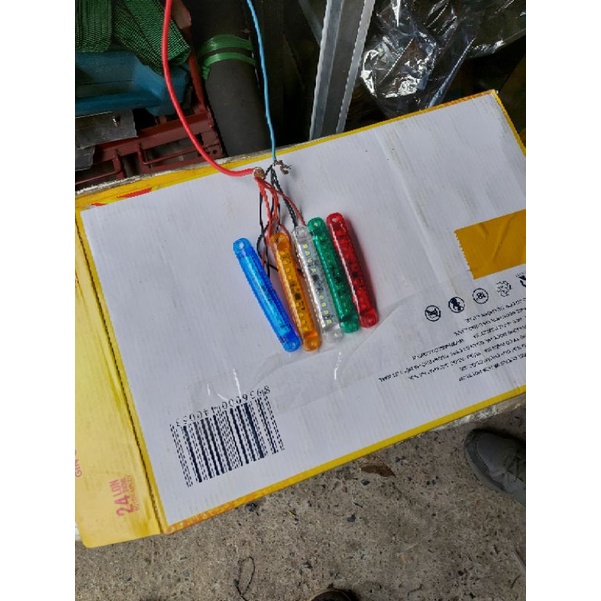 Đèn ô tô nháy con sâu, chớp chống nước dùng cho ô tô tải, máy công trình, điện dung 12v, 24v
