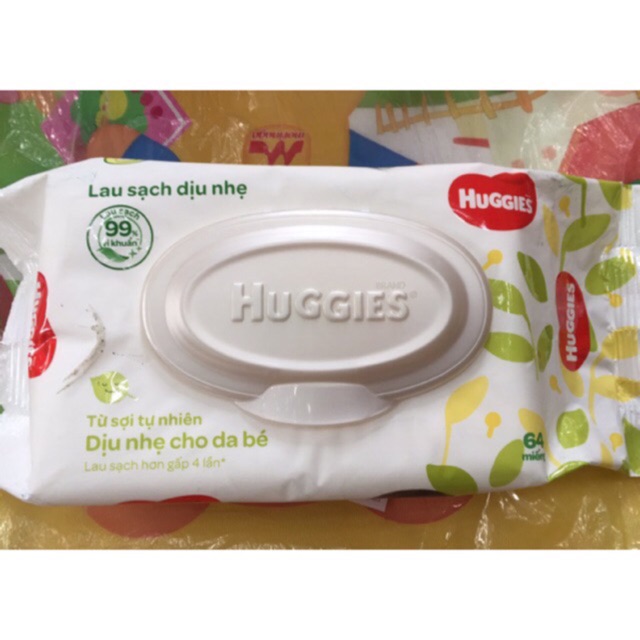 Khăn ướt Huggies Gold 64 tờ