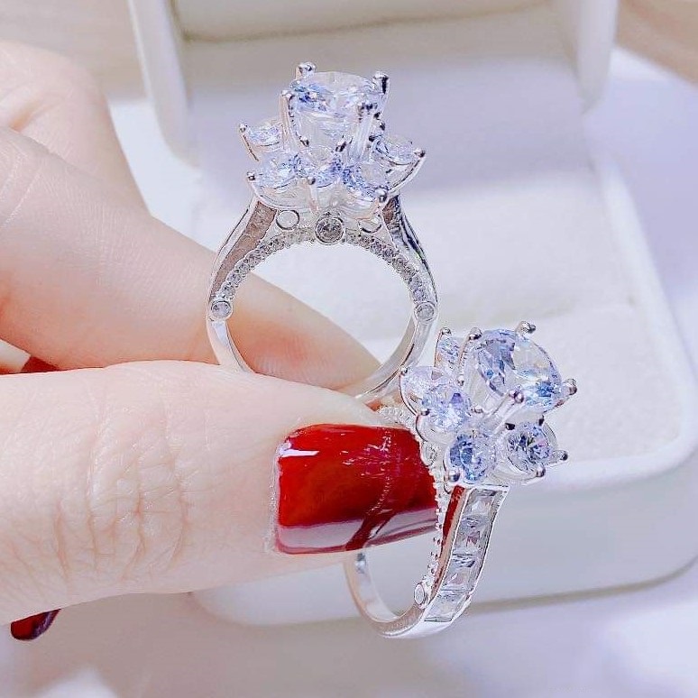 Nhẫn nữ bạc ta cao cấp mặt hoa đá thời trang - Trang sức bạc Evasilver