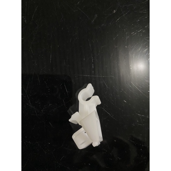 Nút gài capo innova