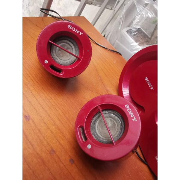 Loa 2.1 SONY SRS-D25 đỏ đẹp nghe hay, hình thức như ảnh, âm thanh rất hay.