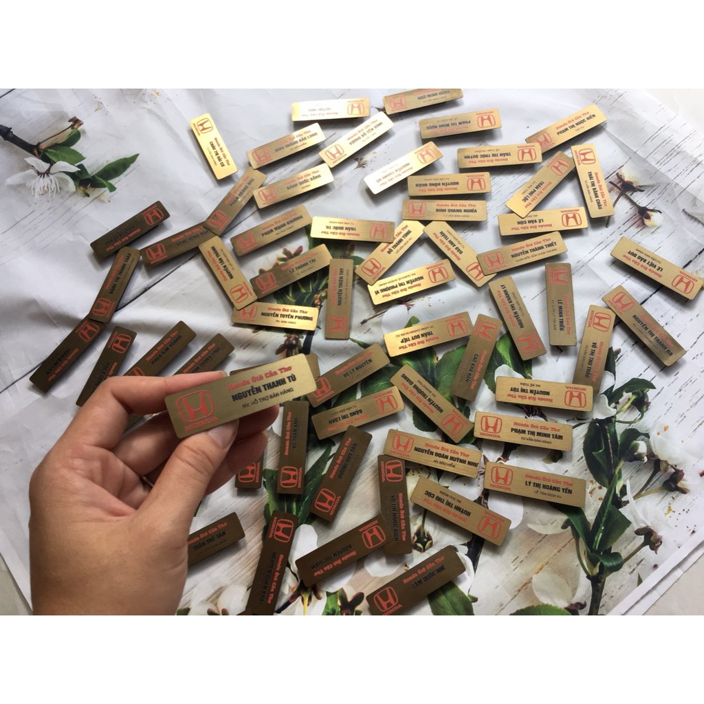 IN BẢNG TÊN NHÂN VIÊN Sản phẩm in theo yêu cầu In Bạch Dương