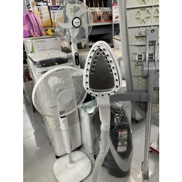 Bàn ủi hơi nước đứng Kangaroo KG-75B8 - Hàng trưng bày