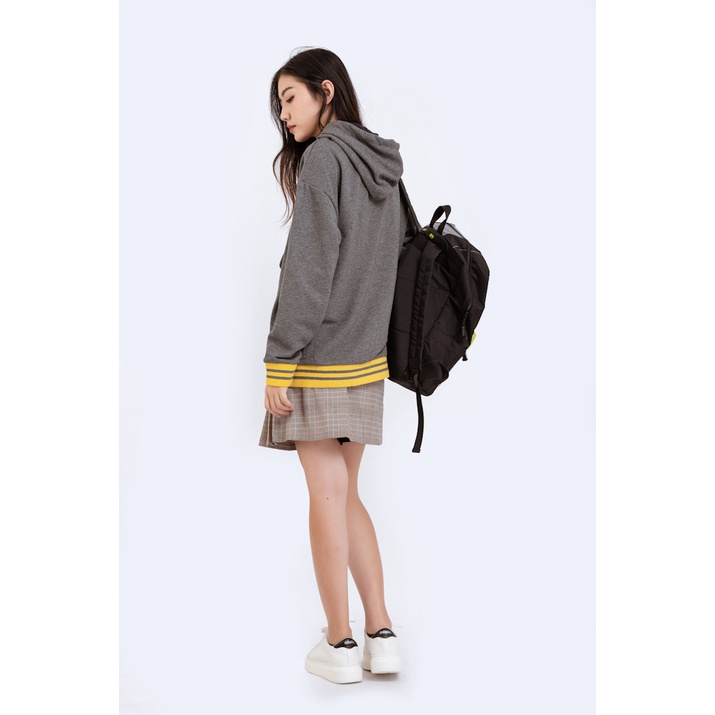 Áo Hoodie Nữ BOO Dáng Basic Nỉ Da Cá Màu Xám Phối Túi Giả