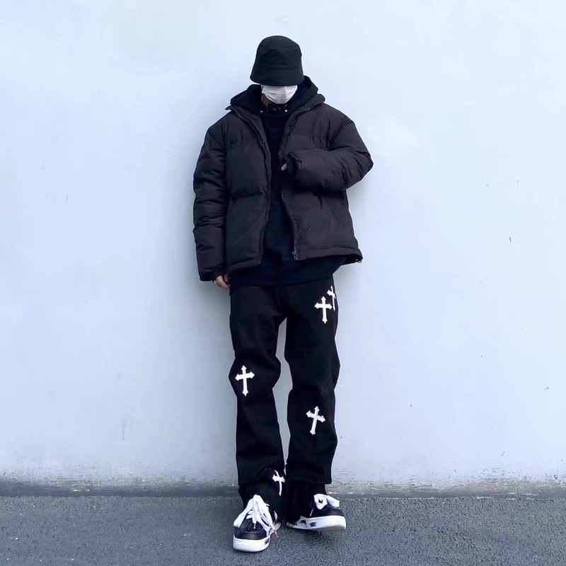 Quần jean in hình thập giá from ống xuông phong cách unisex